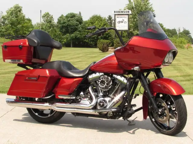 2013 Harley-Davidson FLTRX Road Glide Custom in Sport Touring in Leamington - Image 3