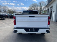 2021 Chevrolet Silverado 1500 Crew Cab 4WD Custom with the 5.3L and only 113,000kms. Clean history w... (image 6)