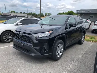 Welcome to Belleville Toyota! . Engine: 2.5L L/100Km City: 8.7 L/100Km Hwy: 6.9 Safety Equipment Ele...