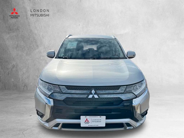  2020 Mitsubishi Outlander PHEV SE S-AWC in Cars & Trucks in London - Image 3