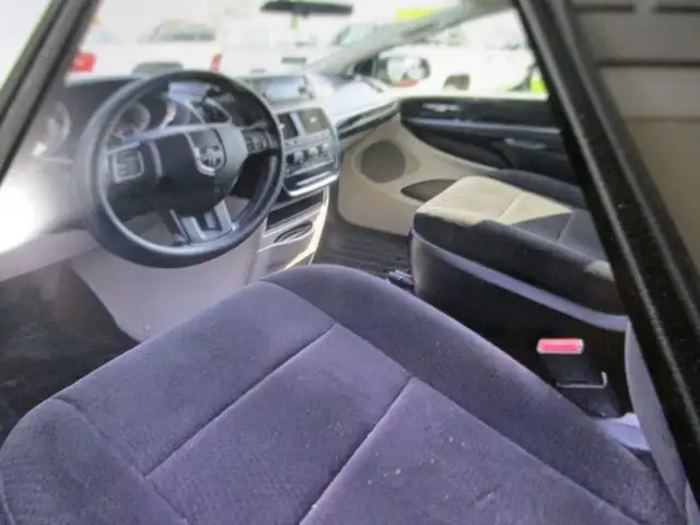 2012 Dodge Grand Caravan SE 7 places 93 738 km financement maiso in Cars & Trucks in Laval / North Shore - Image 15