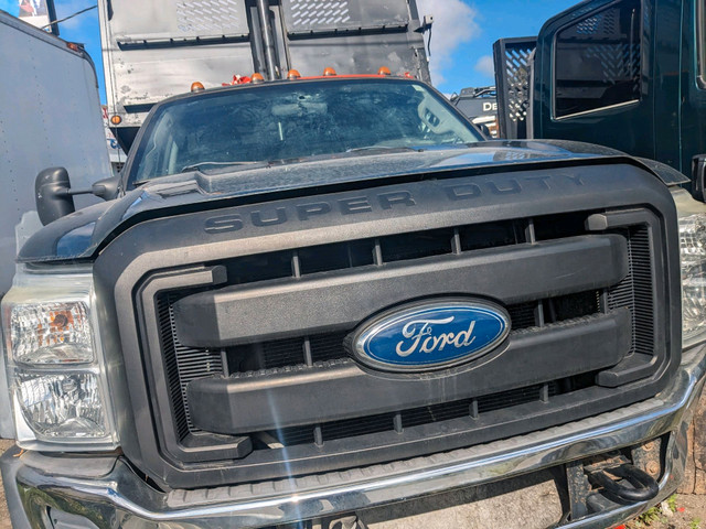 2011 ford f 450 4x4 dump 4x4 dump 11 ft box in Cars & Trucks in City of Toronto - Image 2
