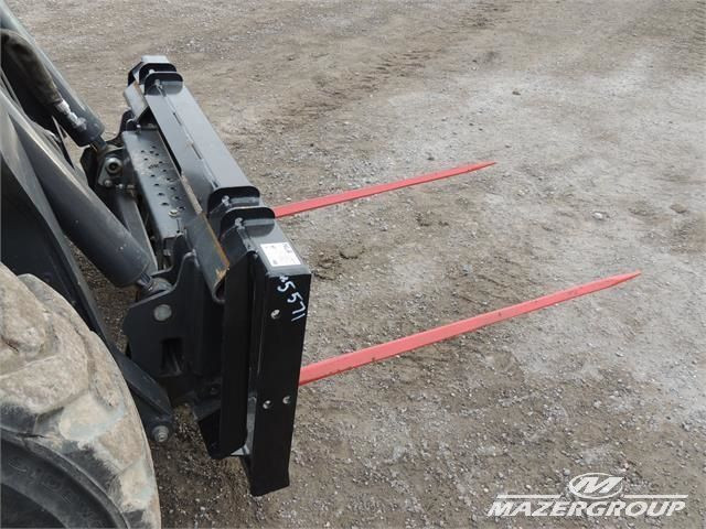 HLA Double Bale Spear for Skid Steers - Fits NH, JCB, John Deere in Farming Equipment in Regina - Image 4