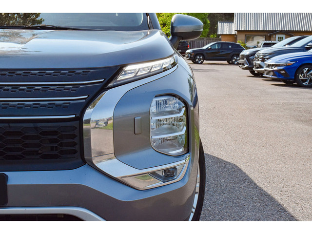 2022 Mitsubishi Outlander OUTLANDER SE/BLACK EDITIO in Cars & Trucks in Pembroke - Image 2