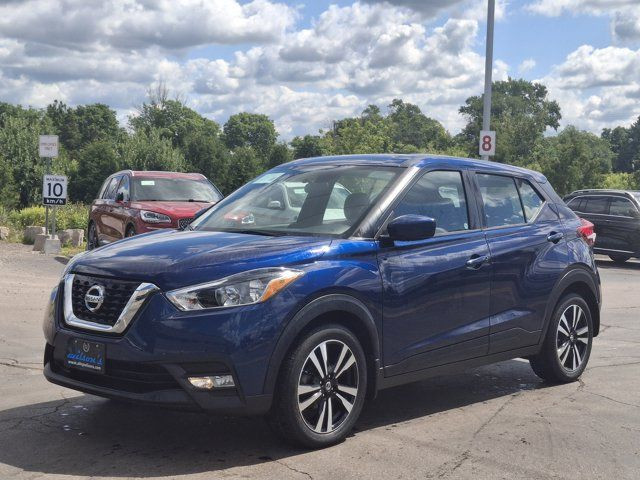 2019 Nissan Kicks SV | Heated Seats | Bluetooth | Carplay + in Cars & Trucks in Guelph