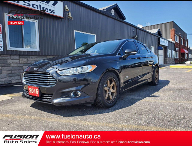  2015 Ford Fusion Energi SE Luxury-LEATHER-AFTERMARKET WHEELS in Cars & Trucks in Leamington