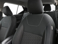 Turn heads and enjoy everyday driving with this stylish 2021 Nissan Kicksâ€”a compact SUV that blend... (image 6)