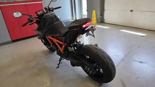 2021 KTM Super Duke 1290 R in Street, Cruisers & Choppers in Nanaimo - Image 4