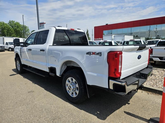 2023 Ford Super Duty F-250 SRW XLT 4WD Crew Cab 6.75' Box, 7.3L  in Cars & Trucks in St. Albert - Image 3