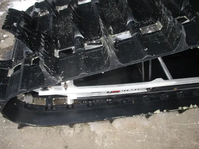 2014 Ski-Doo Summit® Sport Rotax® PowerT.E.K. 800R in Snowmobiles in Saskatoon - Image 4