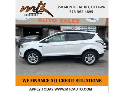  2018 Ford Escape SE 4WD 28k only CLEAN CARFAX