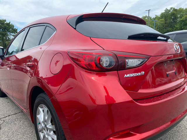 2017 Mazda Mazda3 GS MANUELLE, BANCS CHAUFFANTS, CAMERA DE RECUL in Cars & Trucks in City of Montréal - Image 4