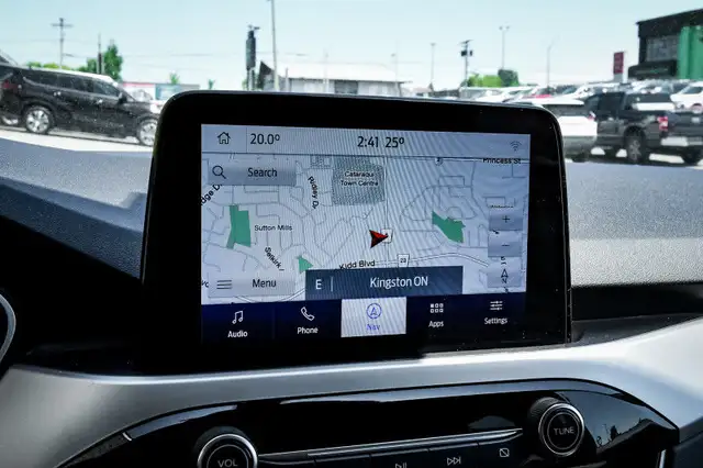 2020 Ford Escape SE • HEATED SEATS • CP/AA • NAV • PARK ASSIST in Cars & Trucks in Kingston - Image 24