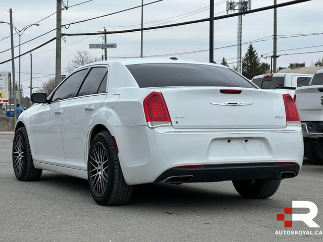 2016 Chrysler 300 AWD Touring in Cars & Trucks in Laval / North Shore - Image 3