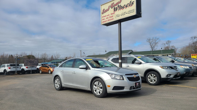 2014 Chevrolet Cruze 1LT dans Autos et camions  à Fredericton