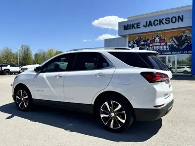 Experience refined versatility and modern design with the 2022 Chevrolet Equinox Premier 1.5T AWD, n...