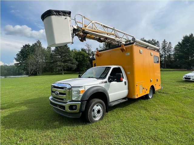 2011 Ford F-550 nacelle dans Autos et camions  à Lanaudière - Image 3