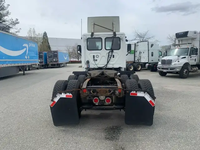 2019 Freightliner Cascadia 125 Day Cab *Ask About Dep Match* in Heavy Trucks in Delta/Surrey/Langley - Image 8