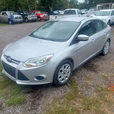 2013 Ford Focus Sedan-One Owner-No Accident-2 L-4Cly.Bluetoth-Power mirrors--Heated Seat- Power Door...