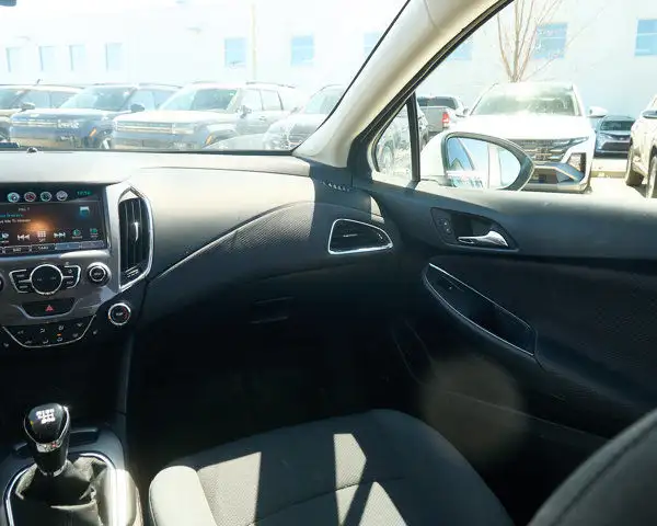 2018 Chevrolet Cruze LT | Sunroof | Backup Cam | Blindspot in Cars & Trucks in Edmonton - Image 24