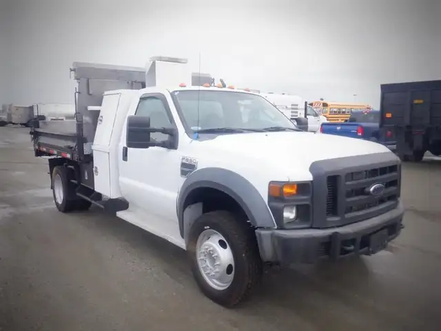 2008 ford F-550 Dump Box 2WD in Heavy Trucks in Richmond - Image 5