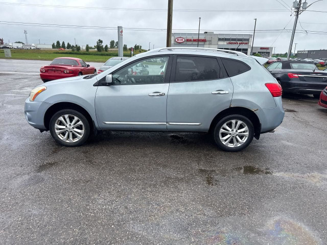 2011 Nissan Rogue AS IS, SV, RUNS AND DRIVES GOOD in Cars & Trucks in London - Image 2