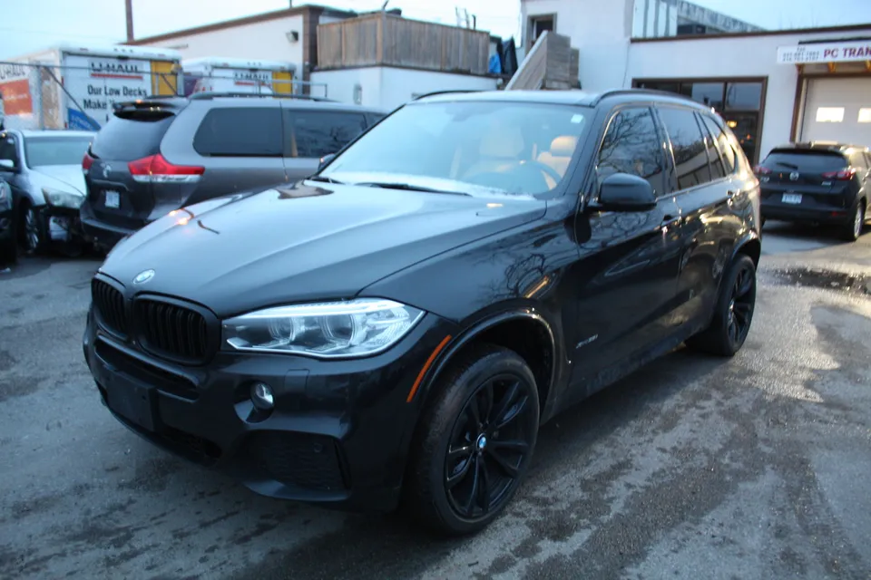 2014 BMW X5 XDrive35i, M Package with 53 Service records
