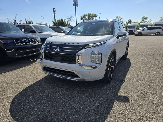 2023 Mitsubishi Outlander SEL W/ 7 PASS | HTD LTH SEATS | NAV |  in Cars & Trucks in Calgary - Image 3
