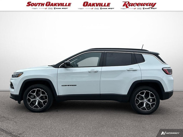 2024 Jeep Compass LIMITED | CARPLAY | LOW KMS | CLEAN CARFAX | in Cars & Trucks in Oakville / Halton Region - Image 3
