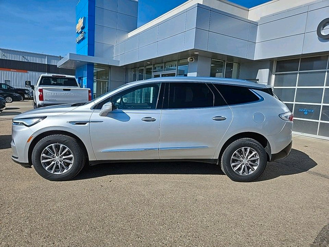 2022 Buick Enclave Essence AWD LEATHER 7 PASSENGER in Cars & Trucks in Red Deer - Image 3
