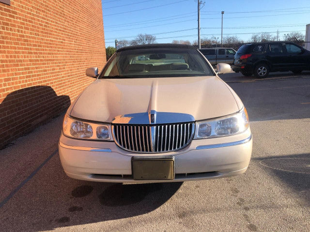 2001 Lincoln Town Car Cartier/ LOW KM 139 K KM/NO ACCIDENTS FULL in Cars & Trucks in Oakville / Halton Region - Image 3