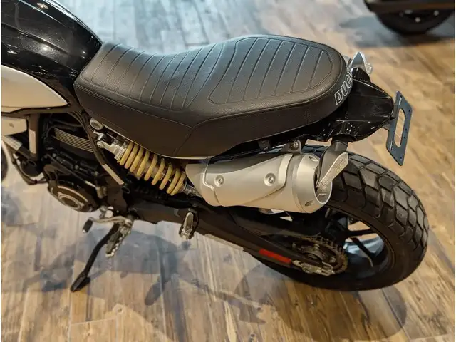 2018 Ducati Scrambler 1100 // Shining Black in Dirt Bikes & Motocross in Winnipeg - Image 13