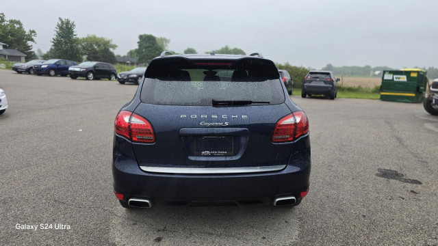 2014 Porsche Cayenne in Cars & Trucks in London - Image 4