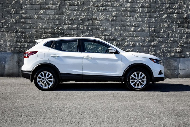 2023 Nissan Qashqai S • LOW MILEAGE • HEATED SEATS • REAR CAM in Cars & Trucks in Kingston - Image 2