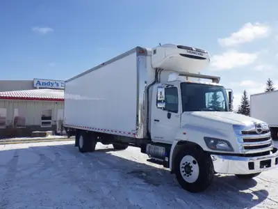 Welcome to Andy's Truck Sales. 2018 HINO 338 WITH 28 FT REEFER #3900 ; 222,302 KMS ; HINO JO8E-VB EN...