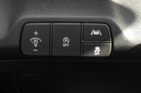 CLEAN CARFAX KEY FEATURES: ALLOYS | LANE ASSIST | TRACTION CONTROL | STEERING WHEEL ASSIST | CRUISE... (image 8)