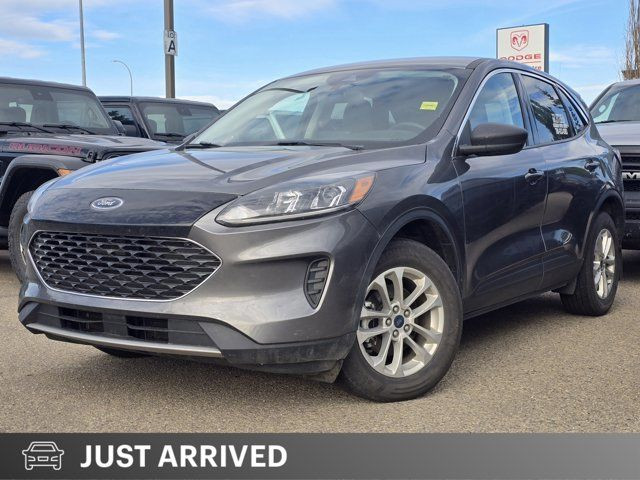 2022 Ford Escape SE Hybrid in Cars & Trucks in Grande Prairie