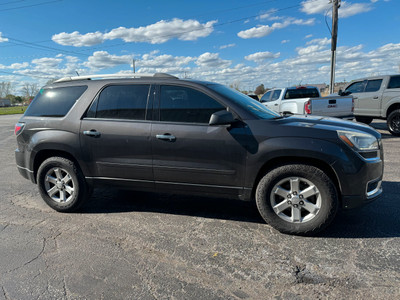 ****( 2015 GMC Acadia V6 *All Wheel Drive* - 7 Passenger! )****