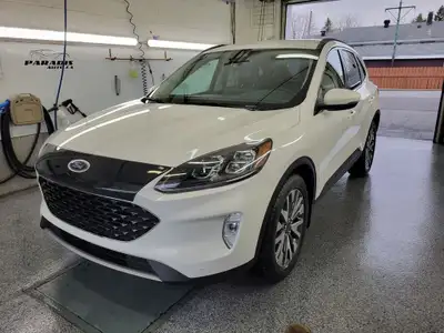 **TITANIUM -AWD-HYBRID-NAVIGATION -CAMÉRA -SIÈGES ET VOLANT CHAUFFANTS -CUIR - CRUISE - BLUETOOTH -...