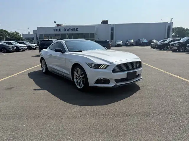 2017 Ford Mustang EcoBoost Premium in Cars & Trucks in Windsor Region - Image 9
