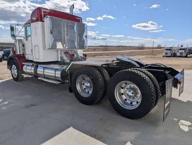 2010 KENWORTH T800 in Heavy Trucks in Kamloops - Image 9