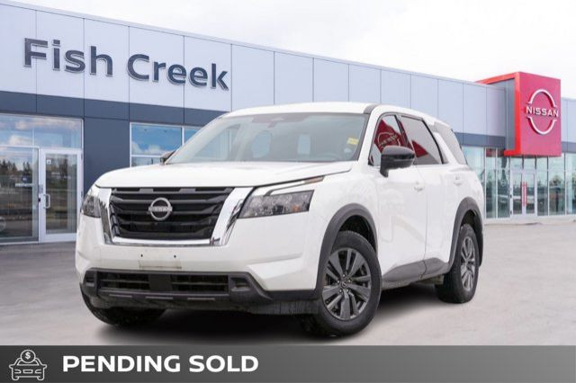 2023 Nissan Pathfinder S | No Accidents | Low Kilometers in Cars & Trucks in Calgary