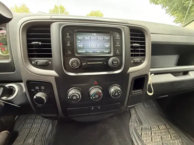 2018 RAM 1500 SXT CREW CAB 4X4 | REARVIEW CAM | HEMI V8 in Cars & Trucks in Ottawa - Image 24