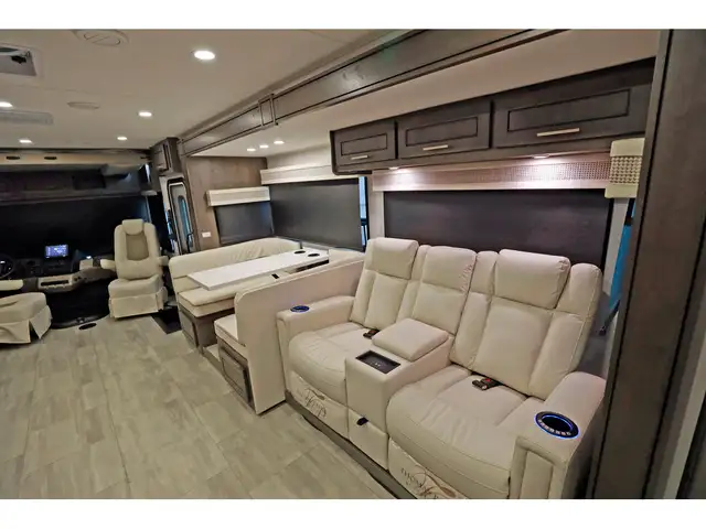 2025 Forest River Georgetown 5 Series Gt5 34H5 3 extensions 2025 in RVs & Motorhomes in Laval / North Shore - Image 18