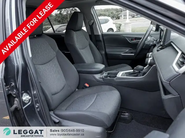 2020 Toyota RAV4 XLE FWD in Cars & Trucks in Hamilton - Image 20