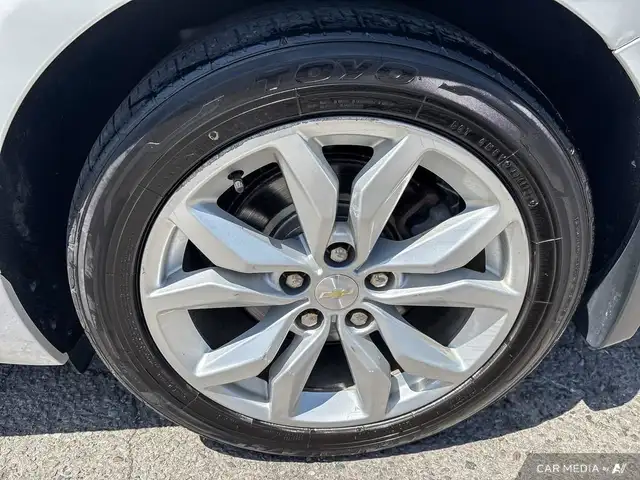 2019 Chevrolet Impala 1LT PANO SUNROOF | LEATHER INTERIOIR |... in Cars & Trucks in London - Image 7
