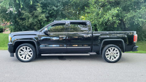 2017 GMC Sierra 1500 Denali ,6.2L, Bose High End Sound Package, Nav,  Remote Start, Wireless charger, Backup Camera, Android Auto