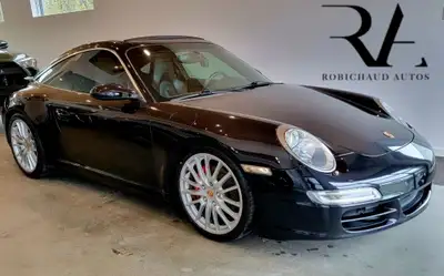 Porsche 911 Targa 4 2008 – Manuelle – 103 618 km 69 995 $ + taxes Magnifique Porsche 911 Targa 4, an...