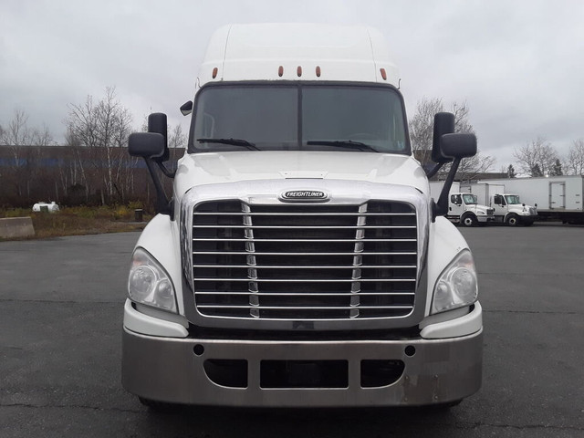  2018 Freightliner CASCADIA 125 in Heavy Trucks in Dartmouth - Image 2