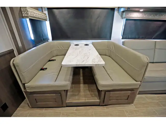 2024 Forest River Georgetown 3 Series 33B3 bunk bed 2024 Classe  in RVs & Motorhomes in Laval / North Shore - Image 8